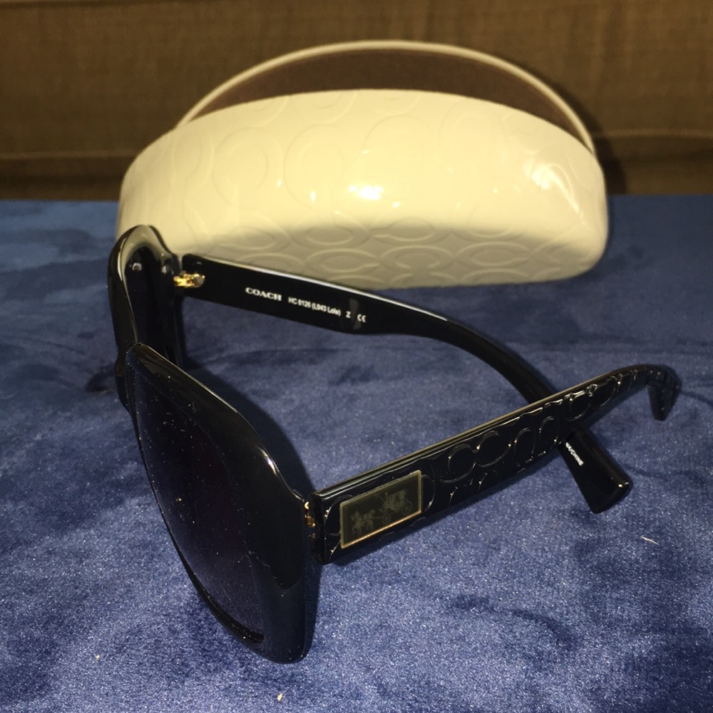 Big black coach sunnies with case. NWT
